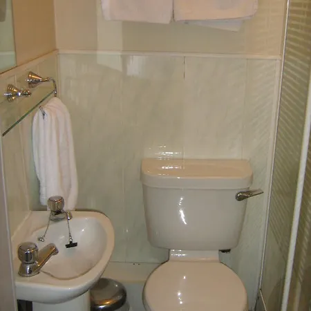 Bed & Breakfast Saint John's 3*